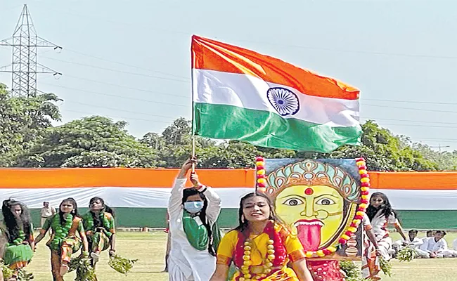 Batukamma Performed At Haryana Independence Day Celebration - Sakshi