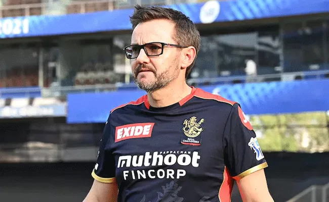 Mike Hesson Takes Over As RCB Head Coach After Simon Katich Steps Down - Sakshi