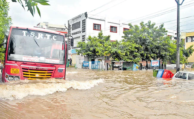 Heavy Rainfall In Twenty Districts Of Telangana Highest At Nadikuda - Sakshi