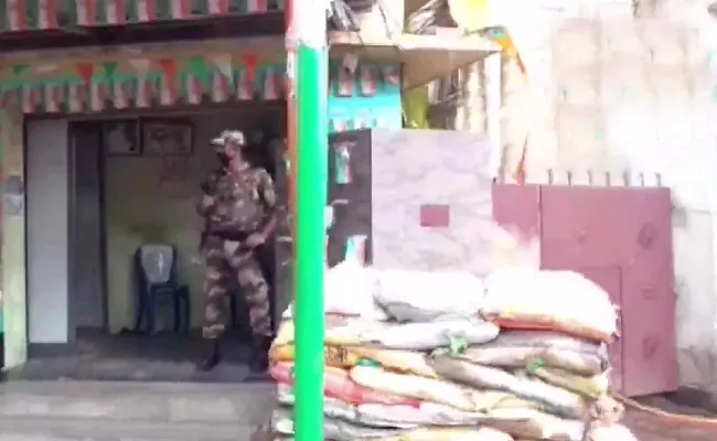 Bombs Hurled At Bengal BJP MP Arjun Singh House - Sakshi