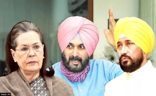 Navjot Singh Sidhu letter to Sonia Gandhi lists 13 issues - Sakshi