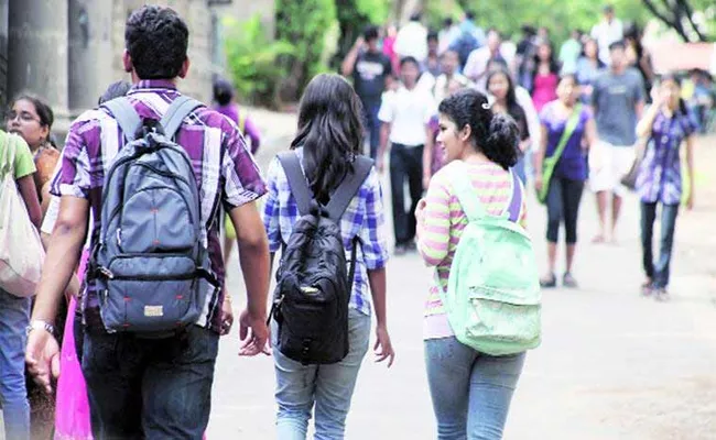 Fees for private varsity courses are finalized Andhra Pradesh - Sakshi