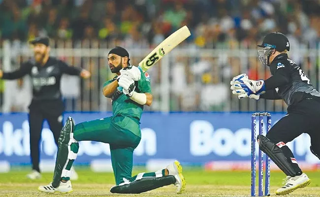 T20 World Cup 2021: Zaheer Khan On Shoaib Malik Proved Selectors Right - Sakshi