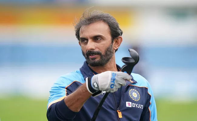 Vikram Rathour Reapplies For Team India Batting Coach Position - Sakshi