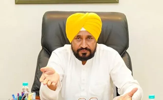 Punjab CM Says Govt Will Waive off Pending Challans of Auto Drivers - Sakshi
