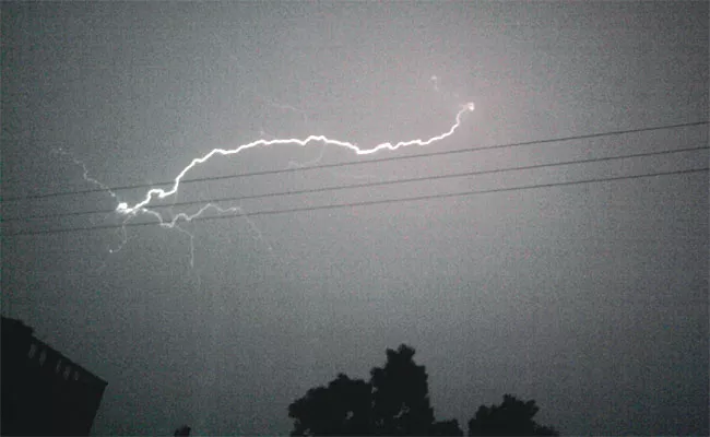 Newly married Man Died Due To Lightning In Medchal - Sakshi