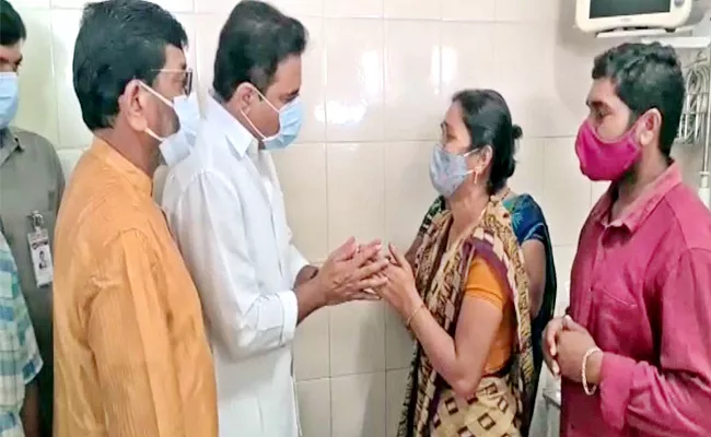 Sircilla: Minister KTR Meets Molestation Survivor Family Members - Sakshi