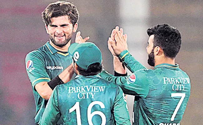 Pakistan Beat West Indies By 8 Runs Clinch T20 Series - Sakshi