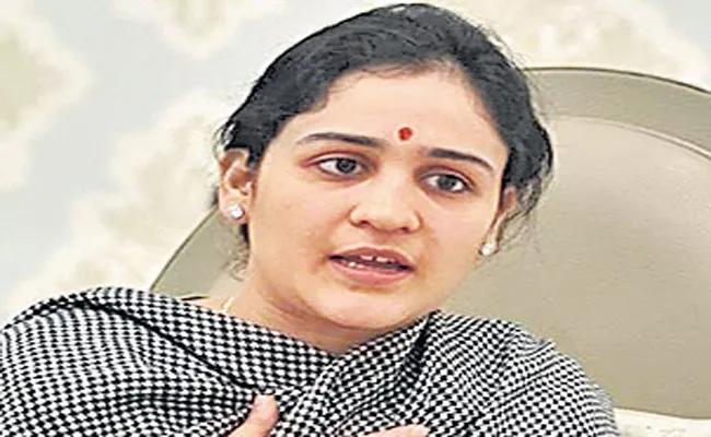 UP Assembly Elections 2022: Mulayam Singh daughter-in-law Aparna Yadav likely to join in BJP - Sakshi