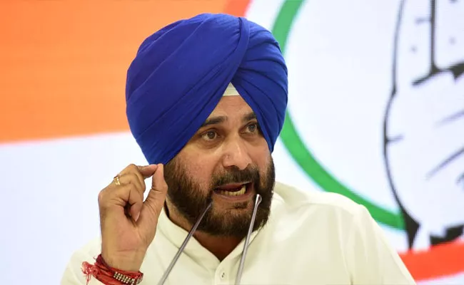 Navjot Sidhu Humiliates Congress Party Again In Punjab - Sakshi