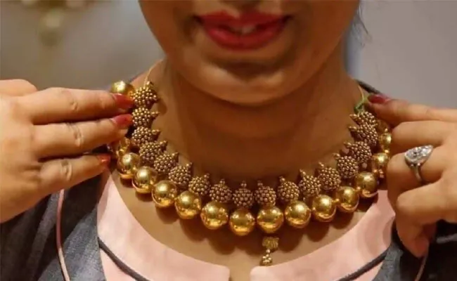 Gold Jewellery Retailers Revenue Rise Expected To 20 To 22 Percent - Sakshi