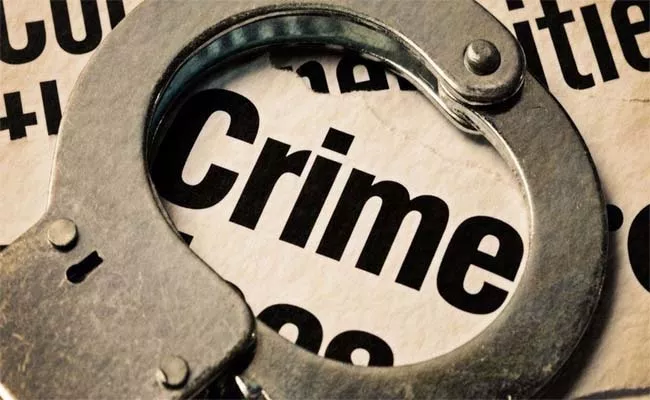 Arrested Three People Kidnapped Financier Snatching Rs 10 Lakh - Sakshi