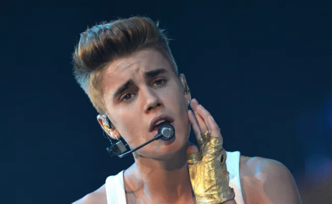 Justin Bieber banned by Ferrari - Sakshi