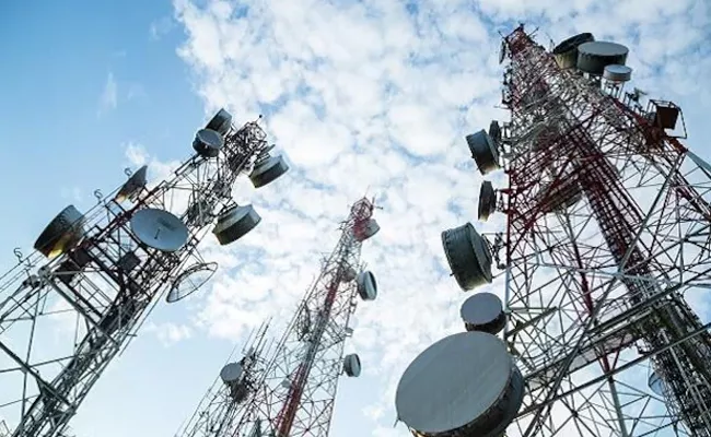 Private telcos to hike another round of tariffs: Crisil - Sakshi