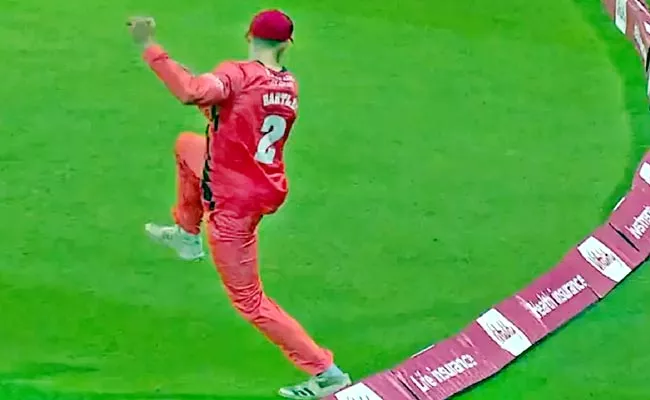 Vitality T20 Blast Tom Hartley Stunning Catch Proves Catches Win Matches  - Sakshi