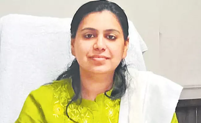 Divya Mittal: IAS officer shared some parenting advice on Twitter - Sakshi