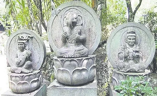 Ganesh Idols Across The World - Sakshi