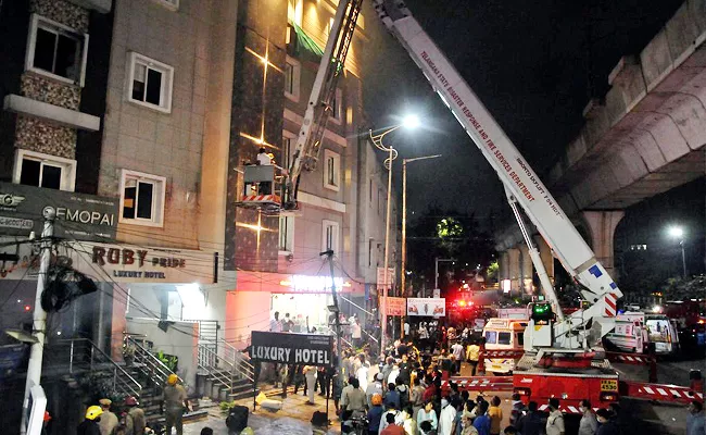 Eight Members Dead In Secunderabad RUBY Lodge Fire Accident - Sakshi