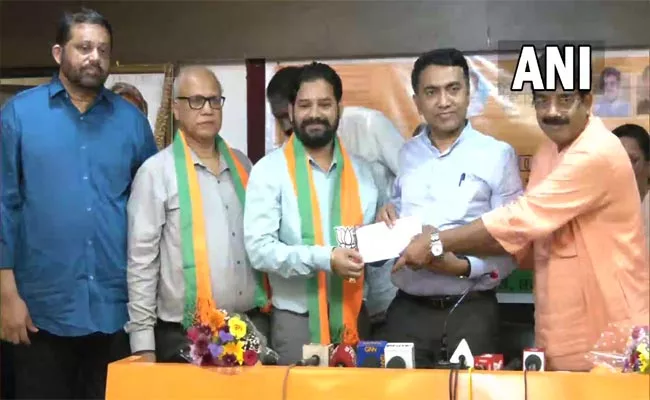 Goa Congress Eight MLAs Join In BJP - Sakshi