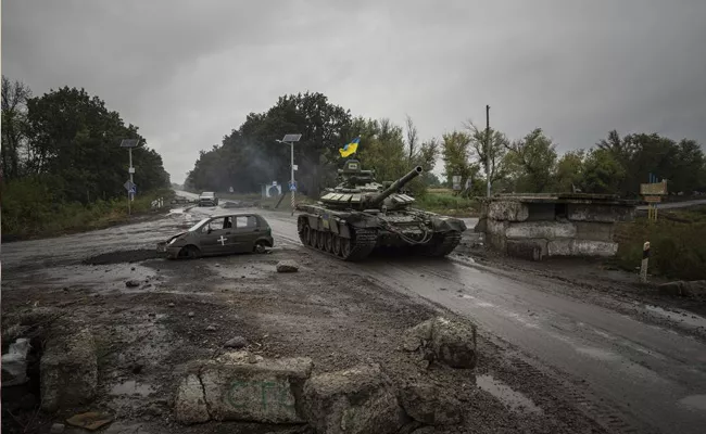 Pressure On Russian Forces Mounts After Ukraine Advances - Sakshi
