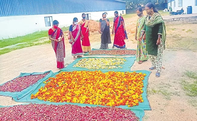 Incense Will Made From Flowers in Yadagirigutta - Sakshi