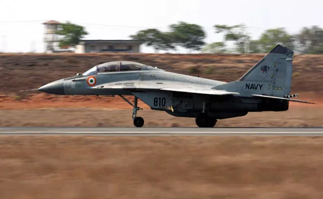 A MiG-29K Aircraft Of The Indian Navy Crashed In The Goa Coast - Sakshi