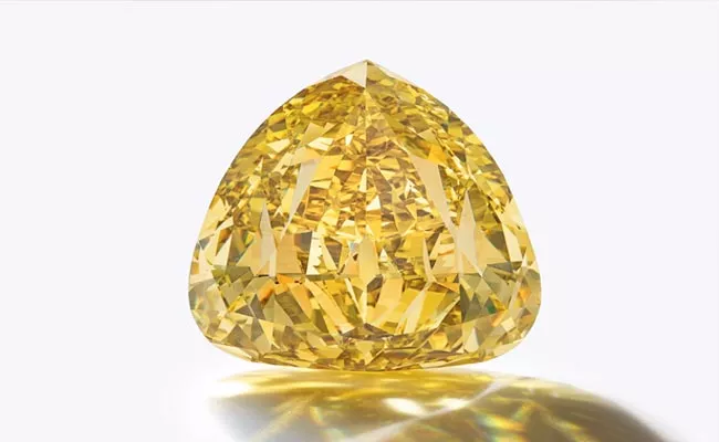 Golden Canary Diamond - Sakshi