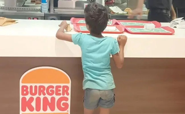 A Little Girl With Rs 10 In Her Pocket Orders Rs 90 Burger - Sakshi