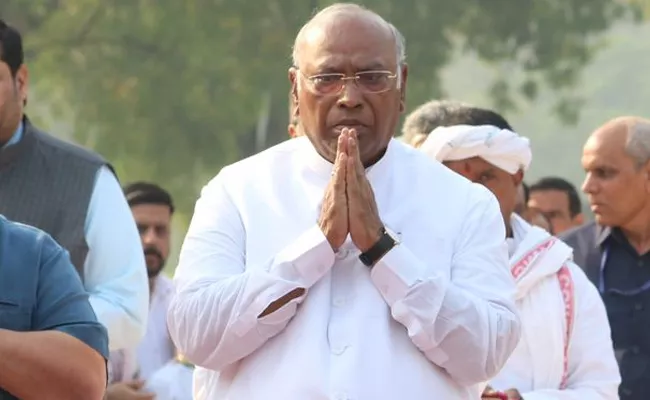 Mallikarjun Kharge Sworn In As Congress President - Sakshi