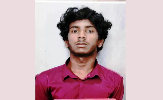Visakhapatnam Police Expelled Rowdy Sheeter from city - Sakshi