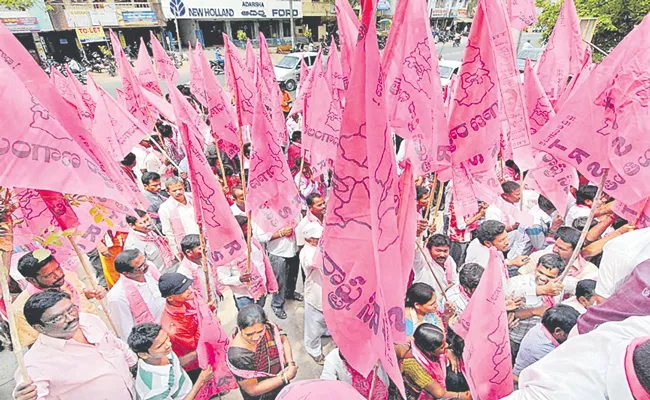 Munugode Bypoll Election 2022: Survey Exit Polls Indicate To TRS Victory - Sakshi