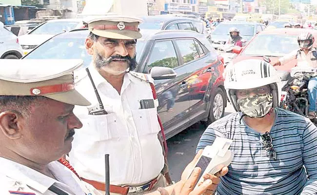 Traffic Challan: Chennai Police Received Nearly 2 Crore Through Fines In 15 Days - Sakshi