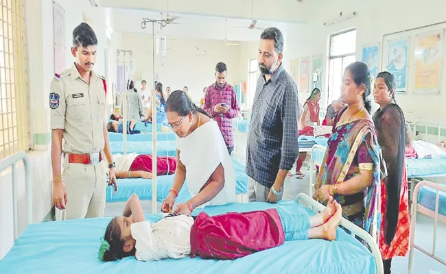 84 Female Students Sick With Food Poisoning In Bhadradri Kothagudem - Sakshi