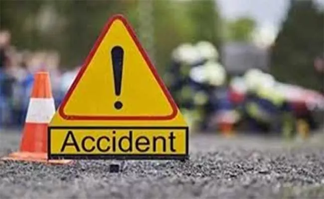 Three Youths Hit By Car Suggest Them Drive Carefully At Mysore - Sakshi
