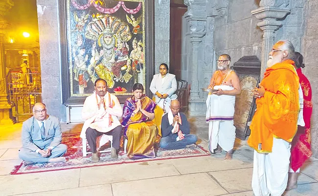 Telangana High Court Judge Justice Madhavi Devi visit Yadadri Temple - Sakshi