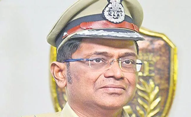 TSLPRB Chairman Srinivas Rao Small Idea Created 670 Police Jobs - Sakshi