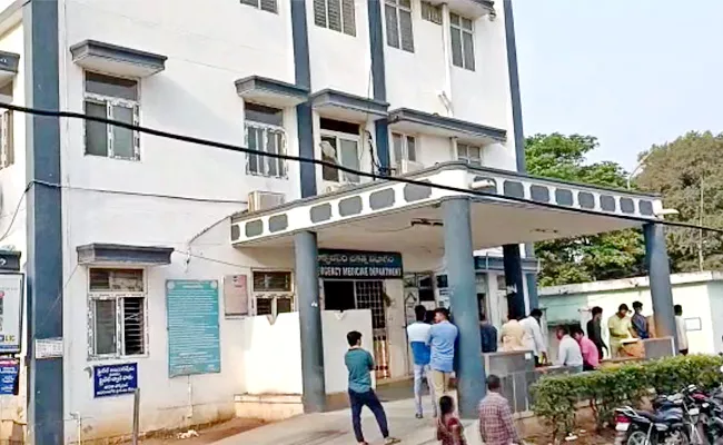 PG Medical Student Suicide Attempt At Warangal MGM - Sakshi