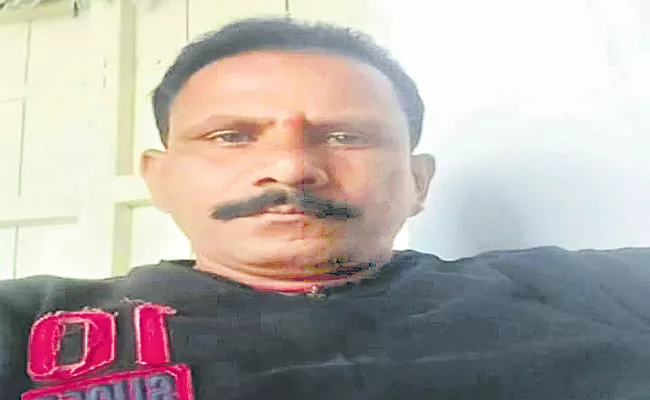 Nizamabad Man Dies Of snakebite - Sakshi