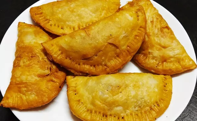 Banana Oats Kajjikayalu Recipe In Telugu - Sakshi