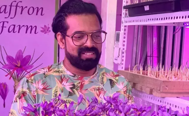 shailesh modak quit his software job to grow saffron - Sakshi