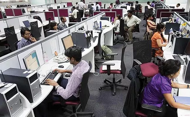 IT Sector Employees salary Hikes To Be Lowest In A Decade - Sakshi