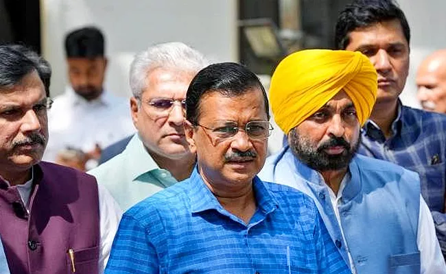 Delhi Excise Policy Case Arvind Kejriwal Attetns Before Cbi - Sakshi