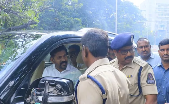 Police Stops Revanth Reddy While Going To New Secretariat - Sakshi
