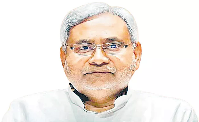 Nitish Kumar backed out of meeting KCR due to Congress pressure - Sakshi