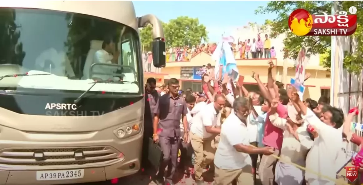 Garam Garam Varthalu: Shower of Flowers On CM Jagan Convoy