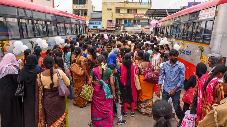 Huge Crowd In KSRTC Bus At Karnataka 