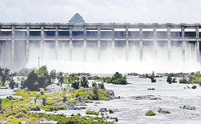 Godavari river flood from Babli to Dhavaleswaram - Sakshi