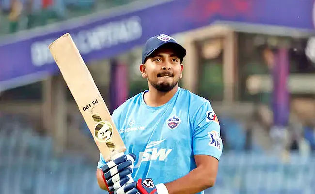 Prithvi Shaw Backs-Aggressive Batting Style Say-Cant Bat like Pujara-Sir - Sakshi