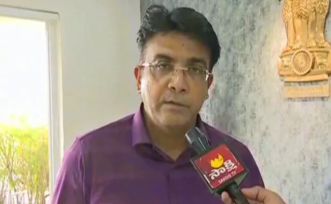 CP Trivikram Key Comments On Kapil Honeytrap In Visakha - Sakshi