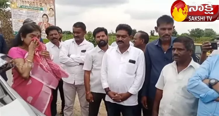 BRS MLA Rekha Naik Crying For Not Getting Ticket